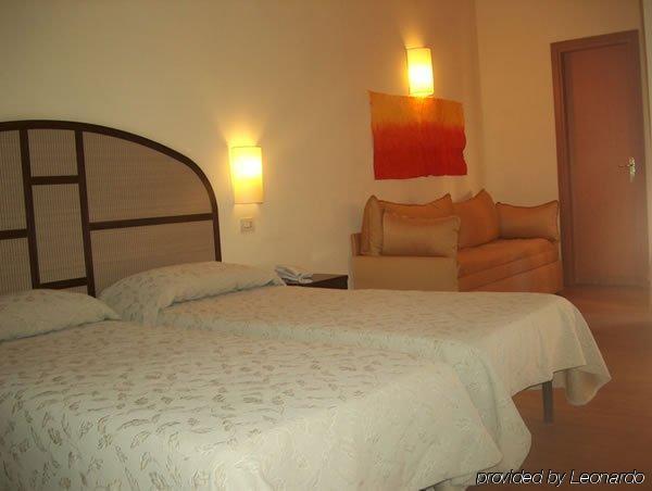 Hotel Novecento Róma Szoba fotó